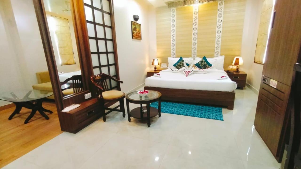 Hotel Ozas Grand Bénarès Extérieur photo