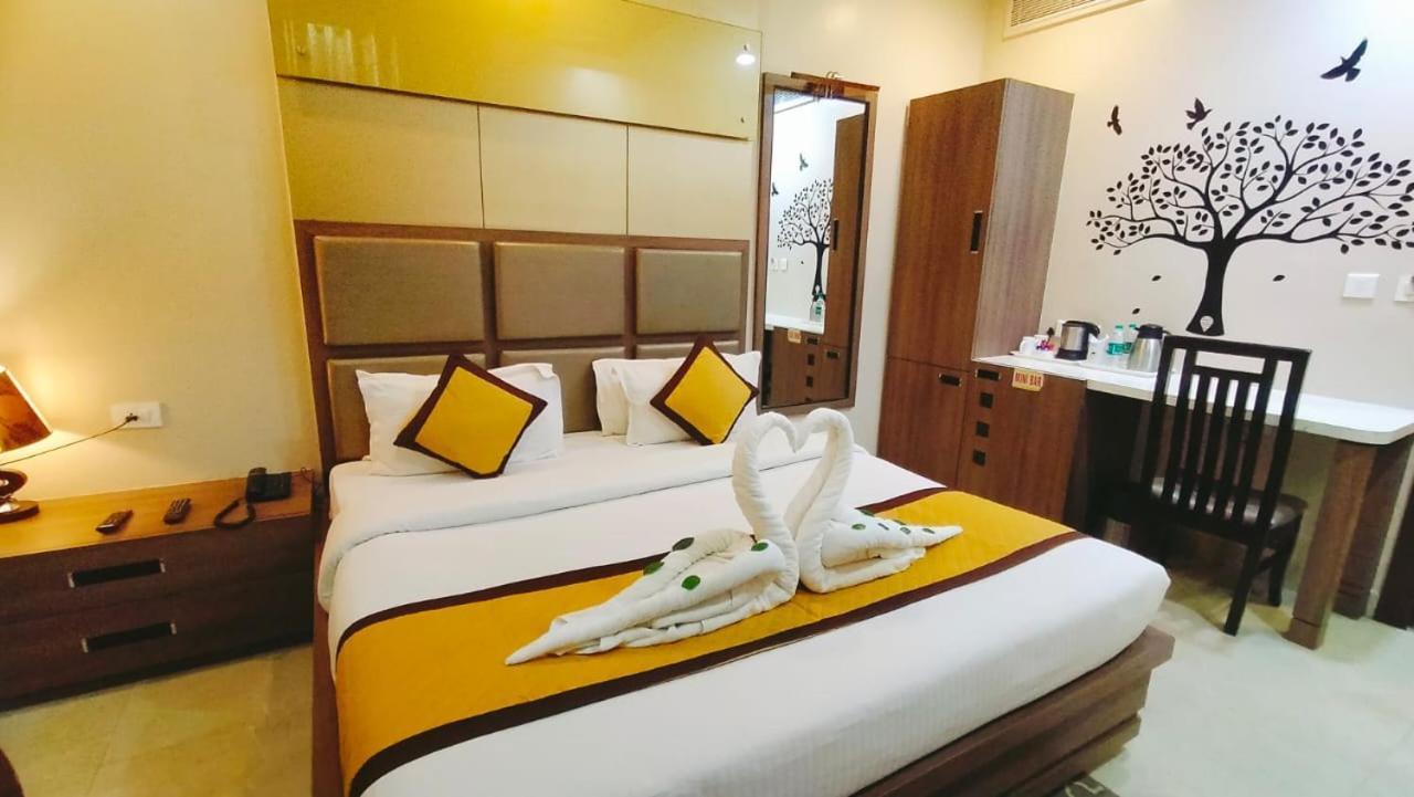 Hotel Ozas Grand Bénarès Extérieur photo