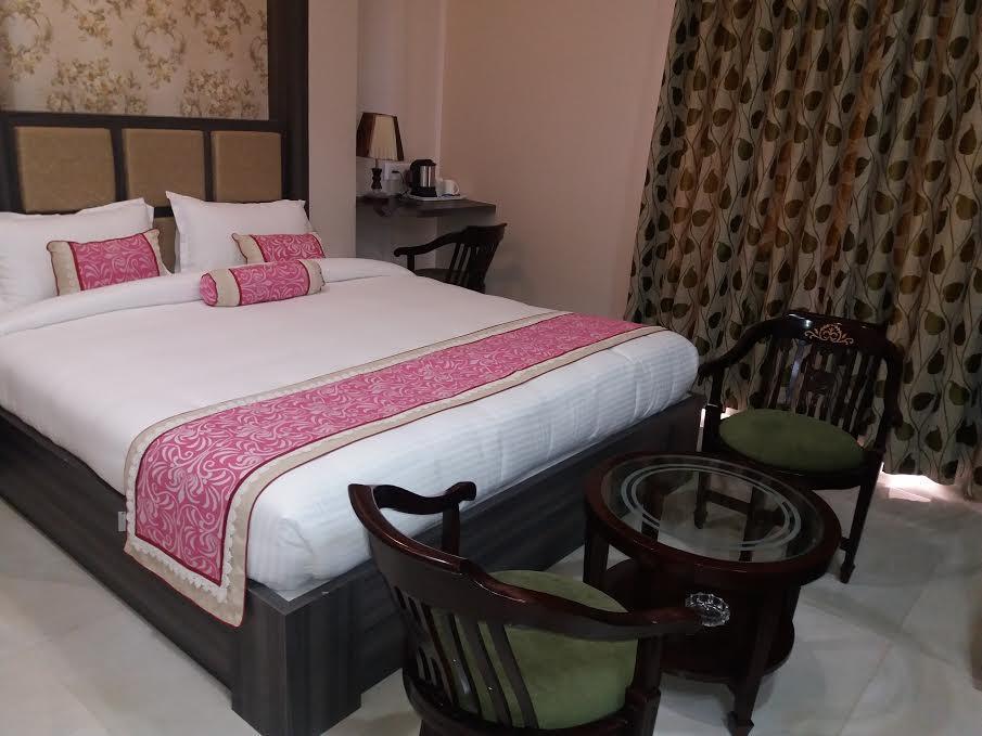 Hotel Ozas Grand Bénarès Extérieur photo